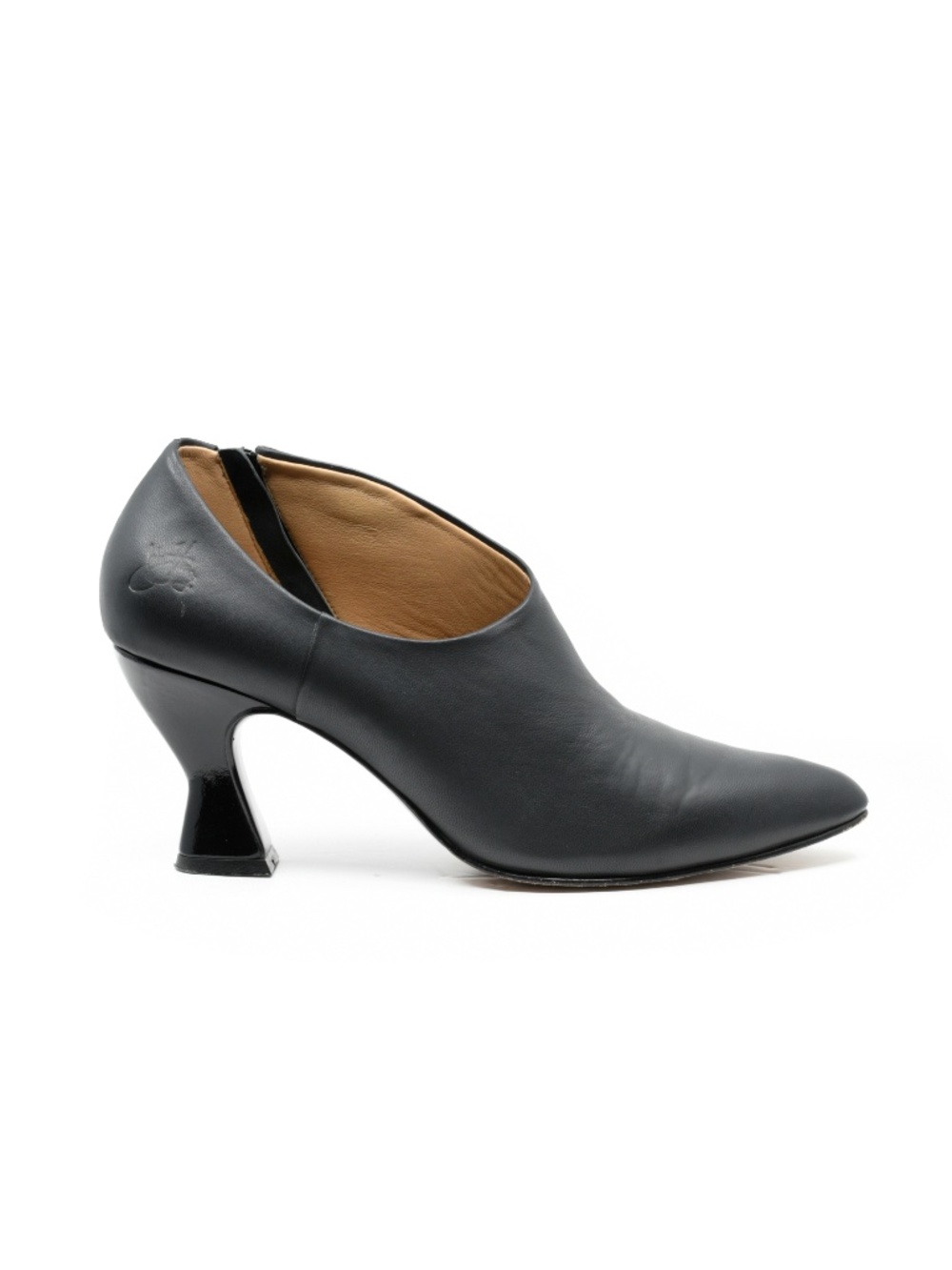 JOHN FLUEVOG Poser Edie Asymmetrical Leather Pumps Size 9